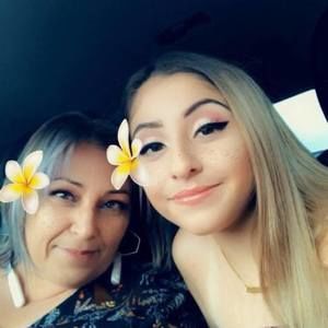 Meet your Posher, Monica